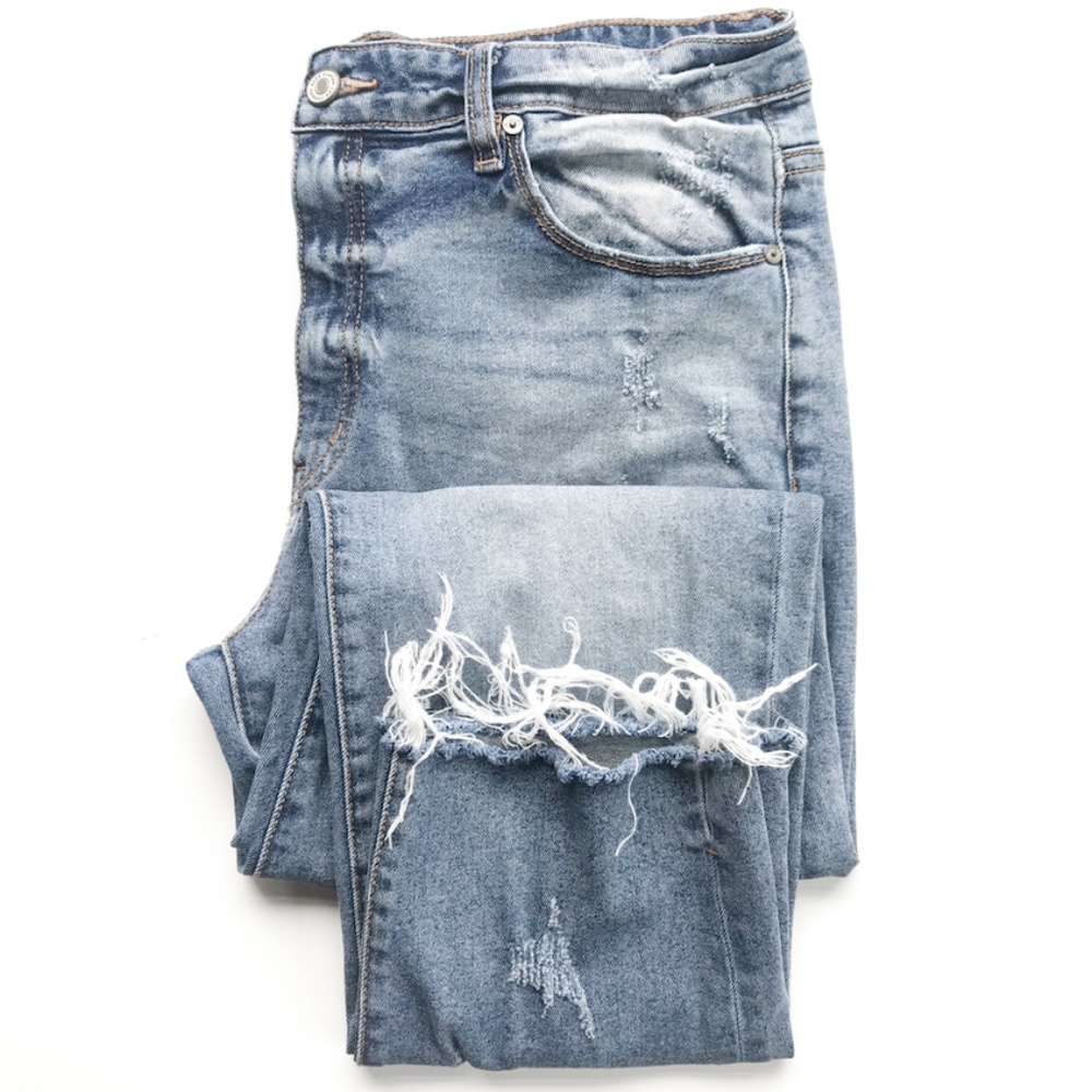 Light Wash Relaxed Fit Jeans